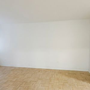 3½ For Rent — Côte-des-Neiges–Notre-Dame - Photo 3