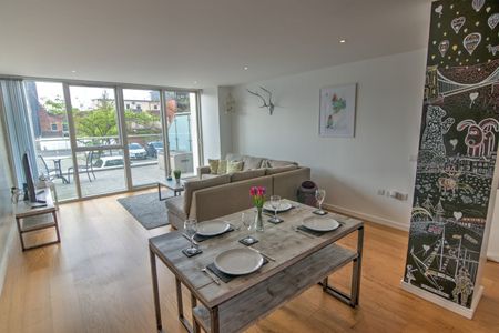 2 Bed Flat, Skypark Road, BS3 - Photo 2