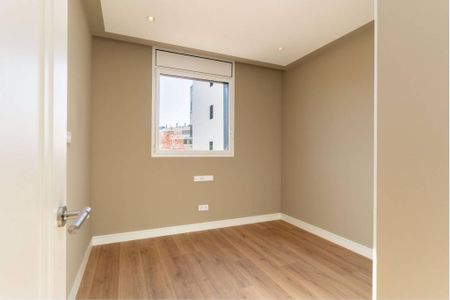 4 room luxury Flat for rent in Sabadell, Spain - Photo 5