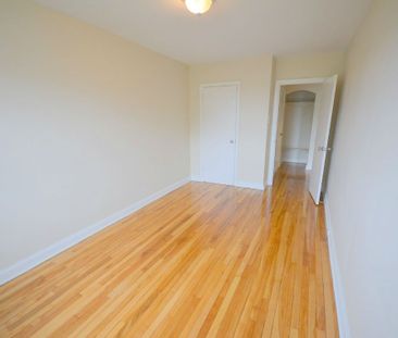 Minutes to Downtown Ottawa and uOttawa! - Photo 6