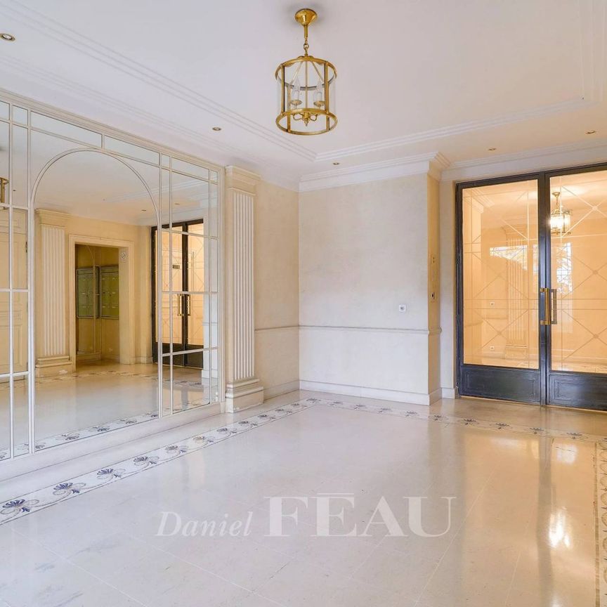 Location appartement, Paris 7ème (75007), 5 pièces, 104.65 m², ref 86406255 - Photo 1