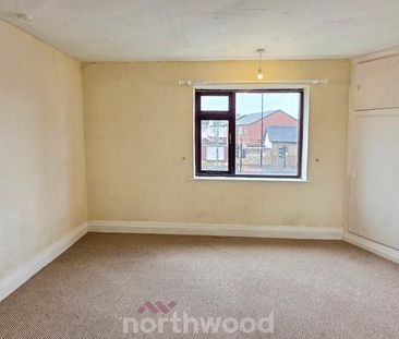 3 bedroom flat to rent - Photo 5