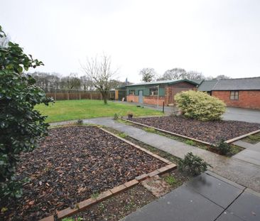 3 bedroom detached bungalow to rent - Photo 3