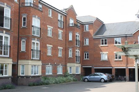 1 bed Apartment - To Let - Photo 4