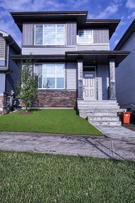 3 & 1 Bedroom Duplex Style units in Fort Saskatchewan - SF199 - Photo 1