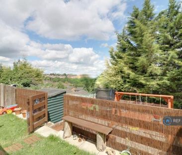 3 bedroom terraced house to rent - Photo 4