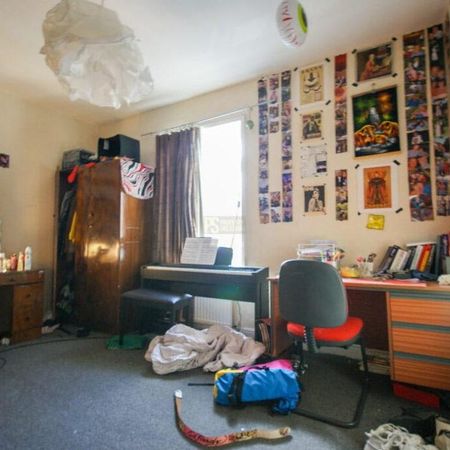 3 bedroom terraced house to rent - Photo 3