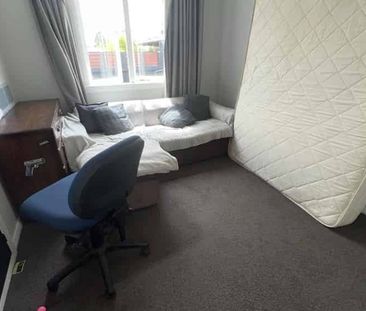 Central Location on Cambridge - Photo 3