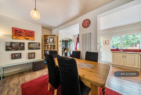 3 bedroom terraced house to rent - Photo 5