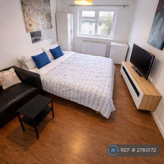 1 bedroom in a house share to rent - Photo 1