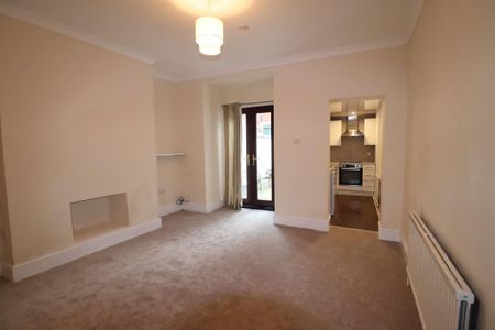 2 bedroom terraced house to rent - Photo 4