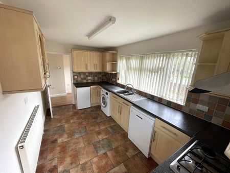 2 bedroom bungalow to rent - Photo 2