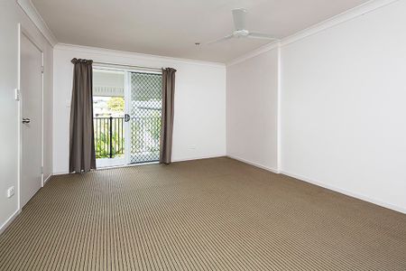 2/126 Grenfell Street, Mount Gravatt East. - Photo 2