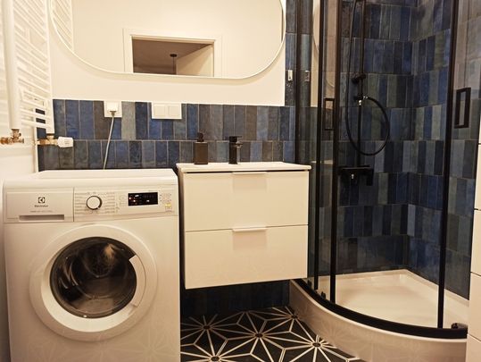 Wyposażone Z ogródkiem Z miejscem w hali - Zdjęcie 1