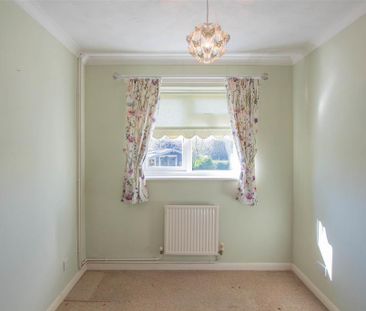 3 bedroom detached bungalow to rent - Photo 3