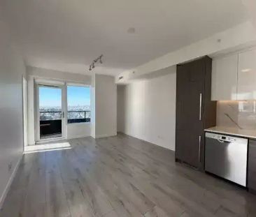 D215 - Luxury Penthouse with Stunning Views & Prime Location! | 106... - Photo 1