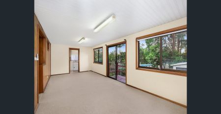 Superb family home with 3 bedrooms plus study - Photo 4