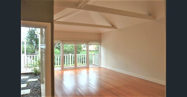 FEDERATION HOUSE WALK TO PARK AND SHOPS - Photo 1