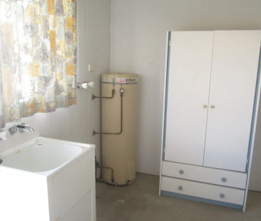 Charming 2-Bedroom Unit West Mackay - Photo 3
