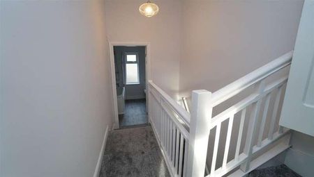 Fourlands Road, Idle, Bradford, BD10 - Photo 2