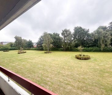 Lys og hyggelig 2-værelses lejlighed med terrasse - Photo 3
