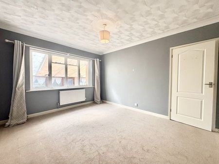 Linda Grove, Cowplain - Photo 3