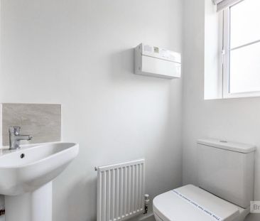 2 bedroom semi-detached house to rent - Photo 5