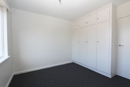 Thinking of selling? Contact our agent - Photo 3