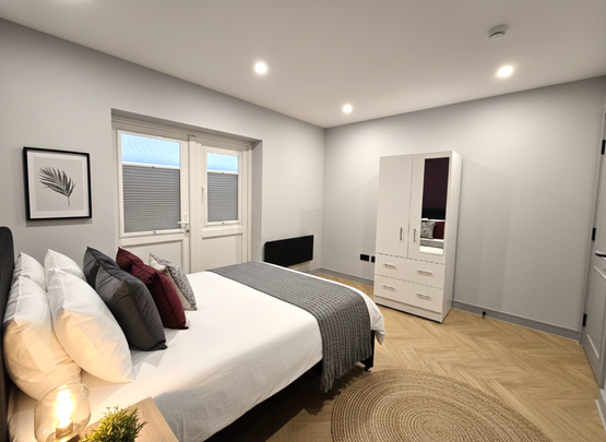 6 bedroom semi-detached bungalow to rent - Photo 1