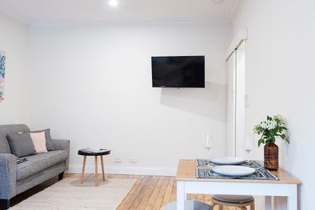 Central Albury Fully Furnished Apartment - Photo 2