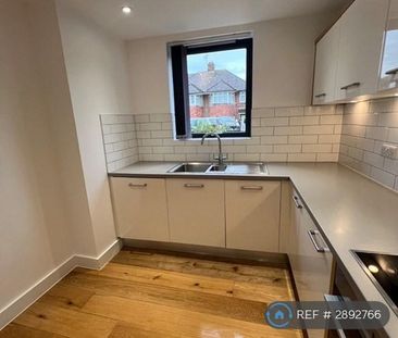 4 bedroom end of terrace house to rent - Photo 6