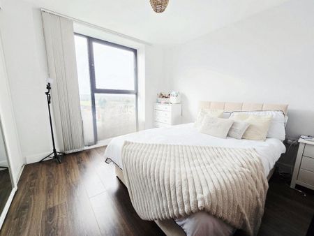 2 bedroom flat to rent - Photo 2