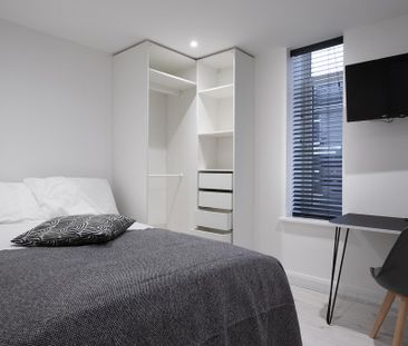 6 bedroom flat to rent - Photo 2