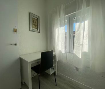 Calle del Topacio, Madrid, Community of Madrid 28021 - Photo 4