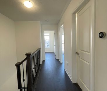 Townhouse For Lease | W8083280 - Photo 4