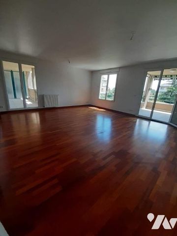 Location Appartement à Divonne-les-Bains - Photo 2