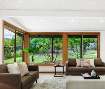 Charming 4-Bedrooms Family Home in Sought-After Beaumont - Photo 3