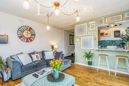 1 bedroom apartment to rent Gilpin Close, SO19 - Photo 2