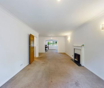 4 bedroom detached house to rent - Photo 2