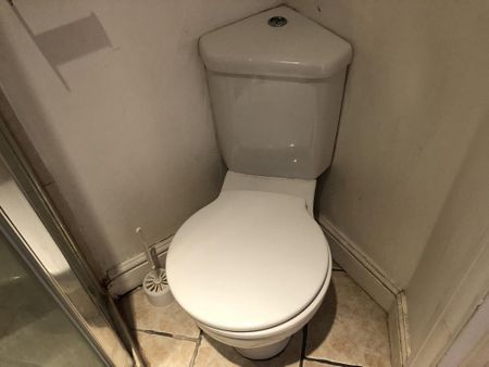 House share to rent - Photo 3