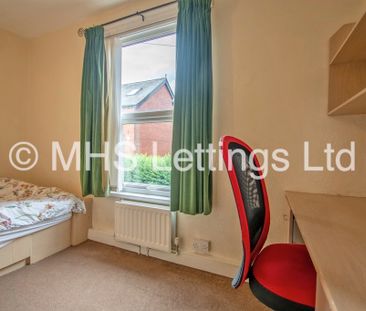 4 Bedroom Mid Terraced House for rent in Royal Park Road - Photo 4