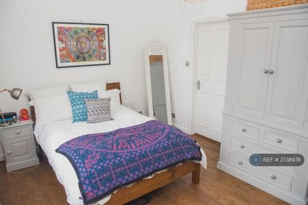2 bedroom flat to rent - Photo 5