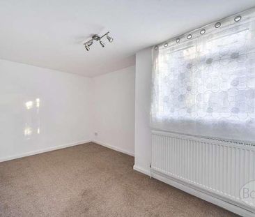 Richmond Drive, Shepperton, Middlesex, TW17 - Photo 2