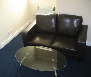 2 Bed Luxury Student Flat - StudentsOnly Teesside - Photo 4