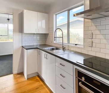 KELVIN GROVE - 3 BEDROOMS - Photo 4