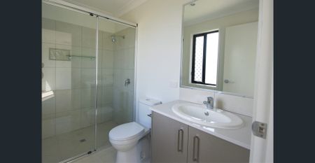 Immaculate Living Nestled in the Peregian Springs Ridges Estate - Photo 4