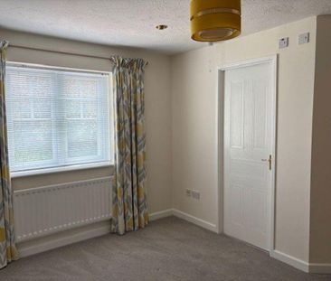 4 bedroom detached house to rent - Photo 2