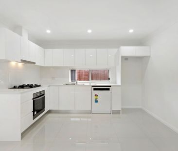 Modern Living - Photo 4