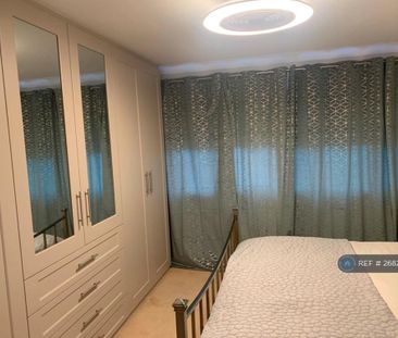 2 bedroom maisonette to rent - Photo 2