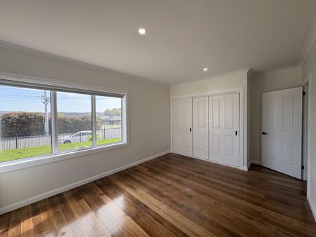 Feel at home, Living Here - Photo 3